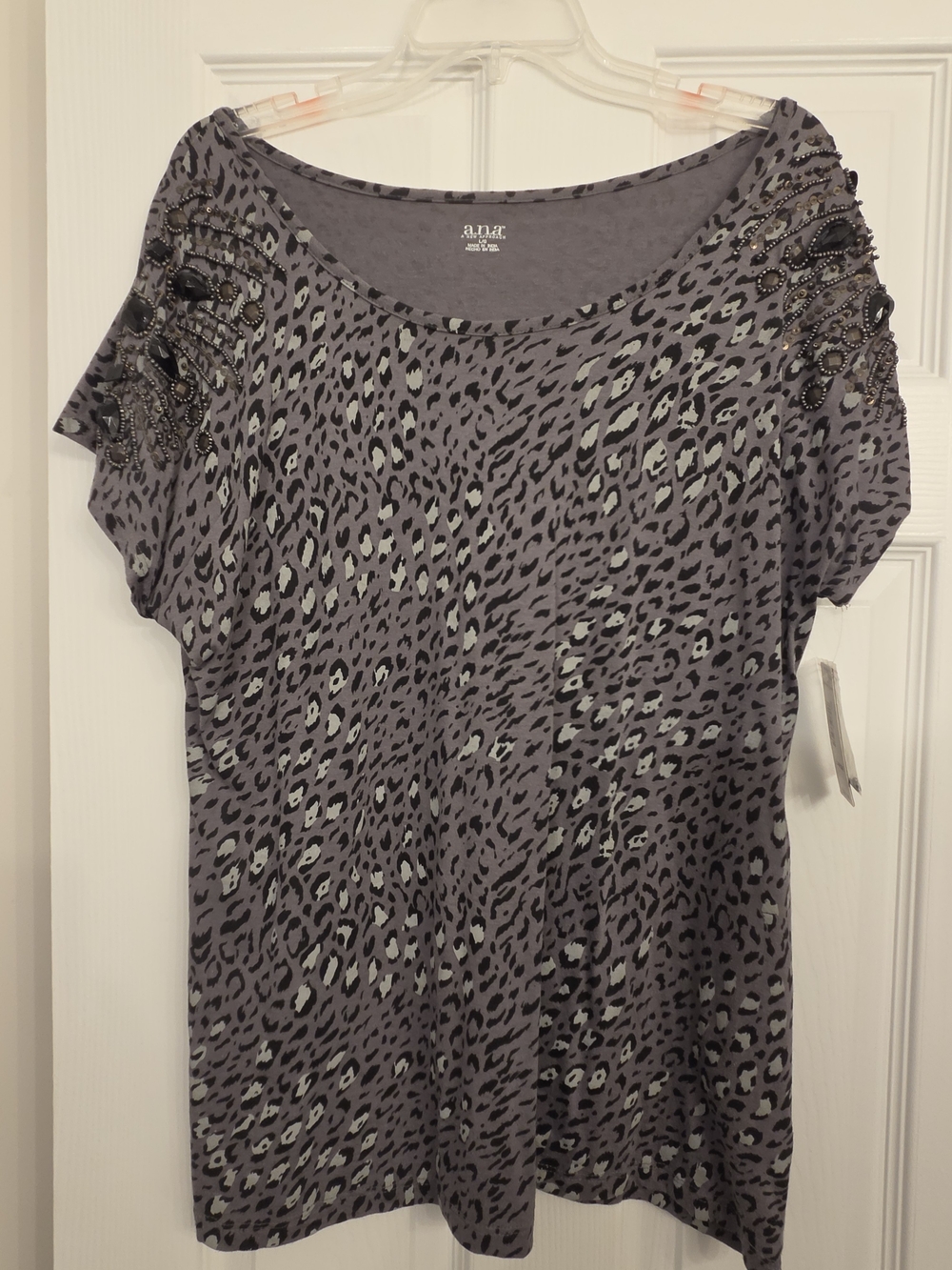 a.n.a Women's Short Sleeve Leopard Print Tee in Gray with Beaded Shoulders